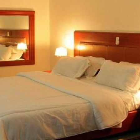 Golden Tulip Warri Airport Hotel Effurun Exterior foto